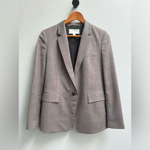 Hugo Boss "Janufal" Women's 100% Wool
One Button Blazer - Picture 2 of 10